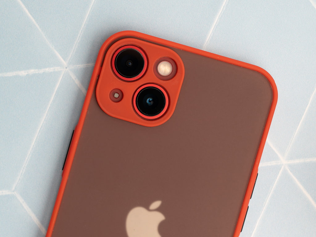 Pevný, gumový obal na iPhone 13 - Červený - 5